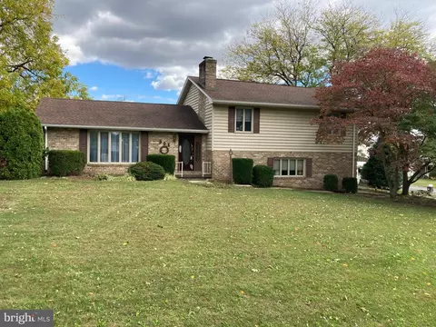 308 Wendy Dr, Fayetteville, PA 17222
