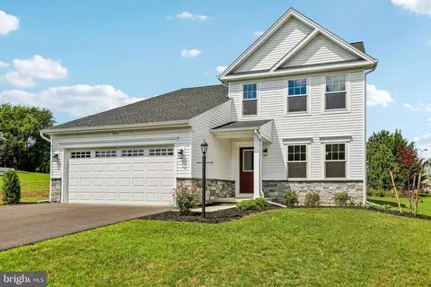 5893 Buchanan Dr, Mercersburg, PA 17236