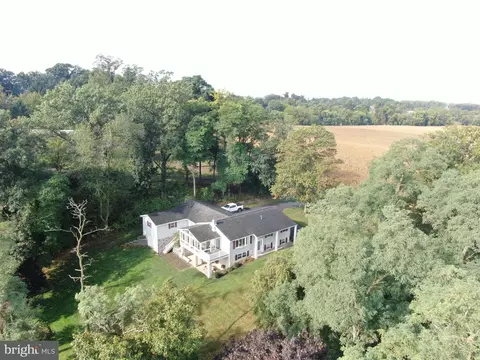 1910 Springview Dr, Chambersburg, PA 17202