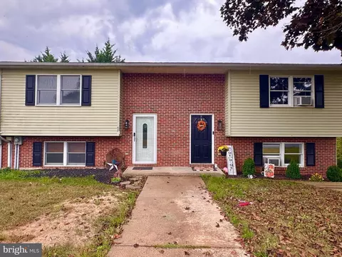 52 Nottingham Dr, Chambersburg, PA 17201
