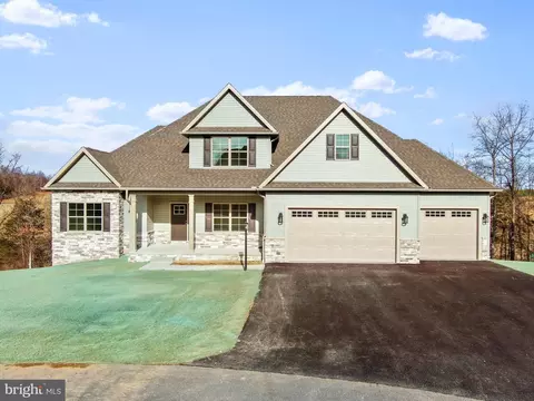 20 Helens Dr, Greencastle, PA 17225
