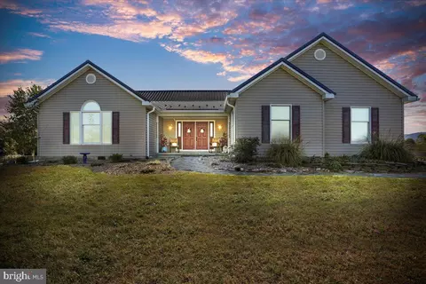 7275 Long Ln, Saint Thomas, PA 17252