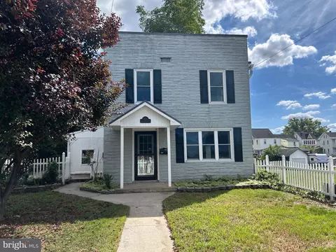 405 S Broad St, Waynesboro, PA 17268