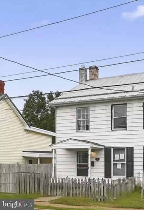 45 W Dahlgren St, Greencastle, PA 17225