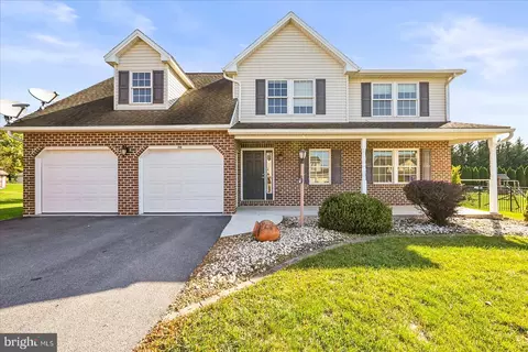 248 Kolpark Dr, Chambersburg, PA 17202