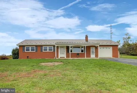 3771 Buchanan Trl W, Greencastle, PA 17225