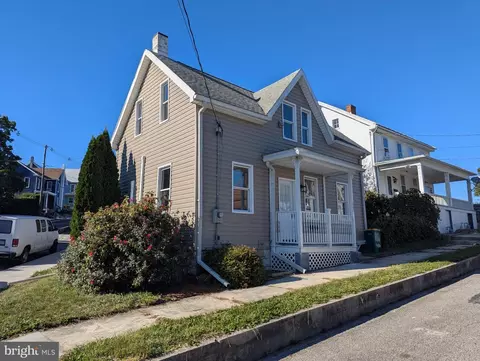 607 Pleasant St, Chambersburg, PA 17201