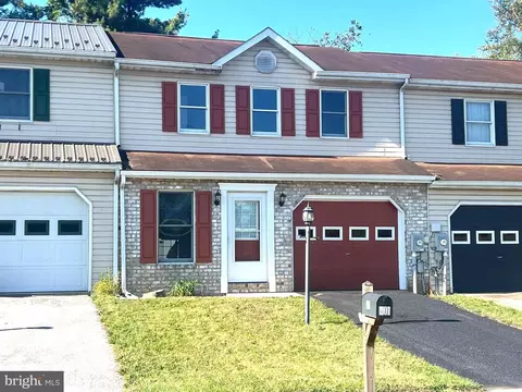 201 Baker Russell Dr, Shippensburg, PA 17257