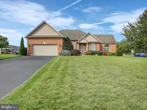 11765 Melrose Ave, Greencastle, PA 17225