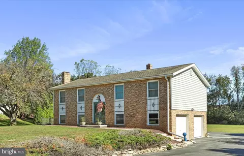 763 Joy Dr, Greencastle, PA 17225
