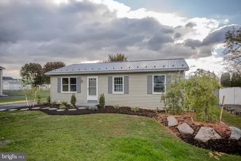 84 Sunset Ave, Chambersburg, PA 17202