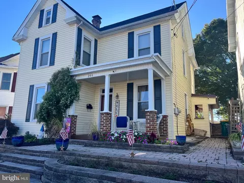 208 Hamilton Ave, Waynesboro, PA 17268