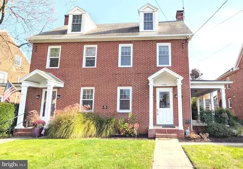 1426 Alexander Ave, Chambersburg, PA 17201