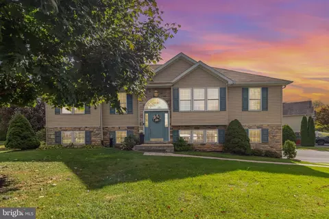 476 Beech Tree St, Shippensburg, PA 17257