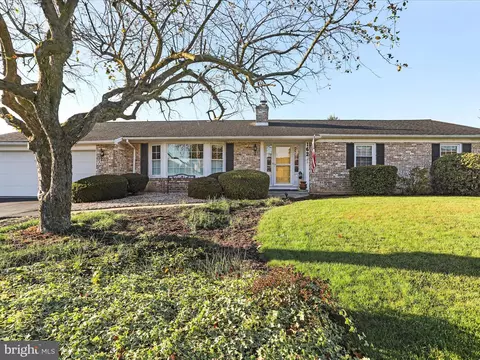 162 Harvest Ln, Chambersburg, PA 17202