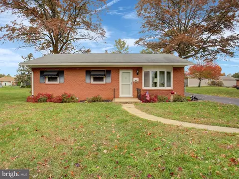 81 Laurel Avenue Ave, Chambersburg, PA 17201