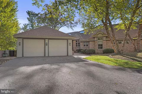 3596 A Eagle Dr, Chambersburg, PA 17202