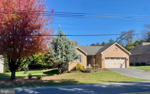 4470 Scotland Main St, Chambersburg, PA 17202