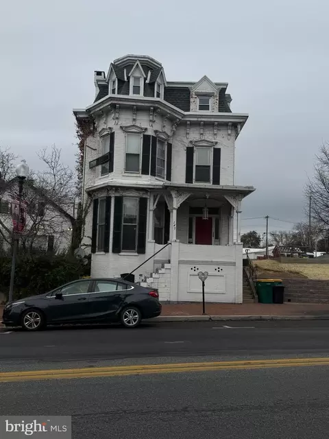 145 W W Main St, Waynesboro, PA 17268