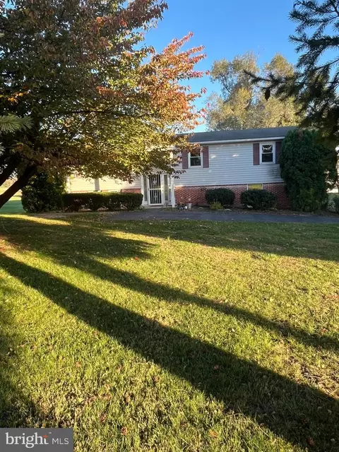 8640 Possum Hollow Rd, Shippensburg, PA 17257