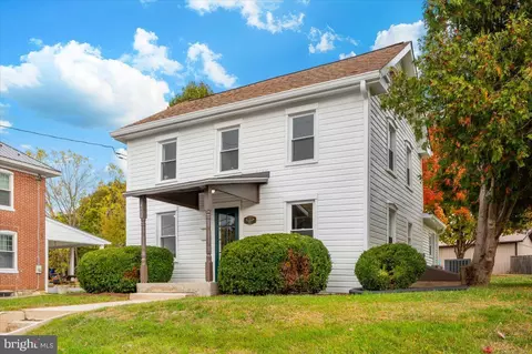 422 Cleveland Ave, Waynesboro, PA 17268