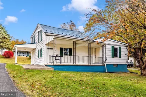 11118 Woodring Ln, Waynesboro, PA 17268