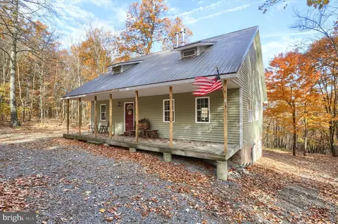 8620 Monns Gap Rd, Waynesboro, PA 17268