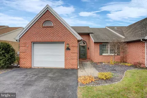19 Sanibel Ln, Chambersburg, PA 17201