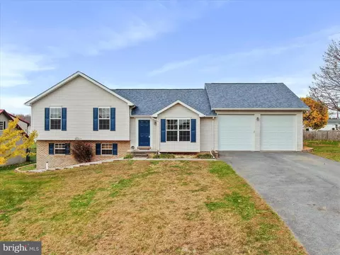 1449 Mallard Dr E #72, Chambersburg, PA 17202