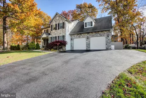 642 Eric Dr, Shippensburg, PA 17257