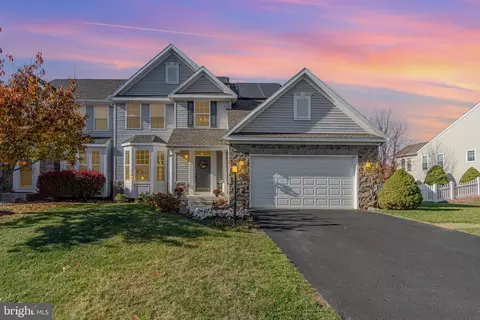 3056 Sundown Dr, Chambersburg, PA 17202