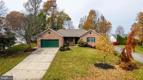 6041 Greenbriar Ter, Fayetteville, PA 17222