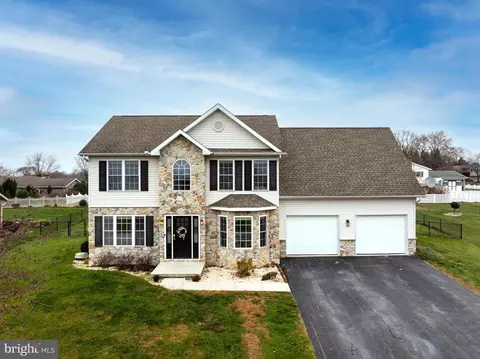 51 Diopside Dr, Chambersburg, PA 17202