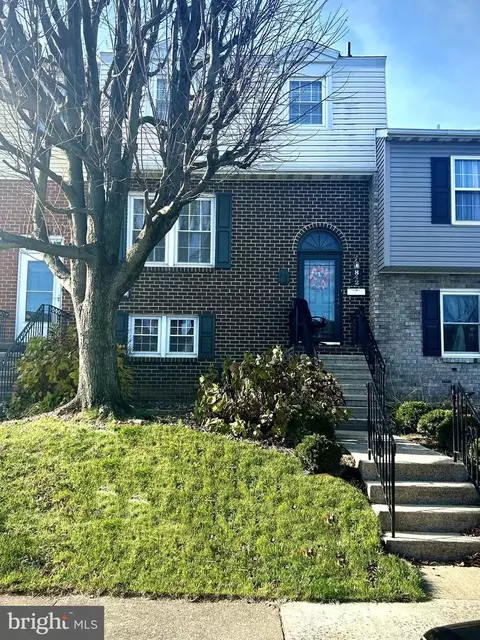 842 Woodlawn Dr, Chambersburg, PA 17201