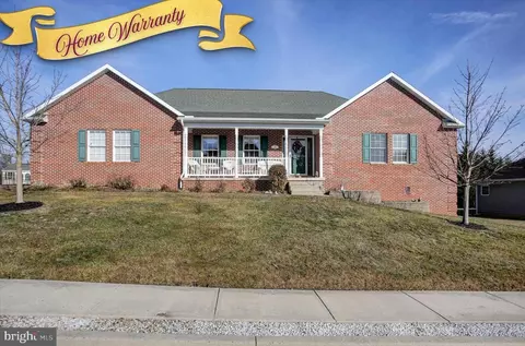 365 Blue Bird Trl, Greencastle, PA 17225