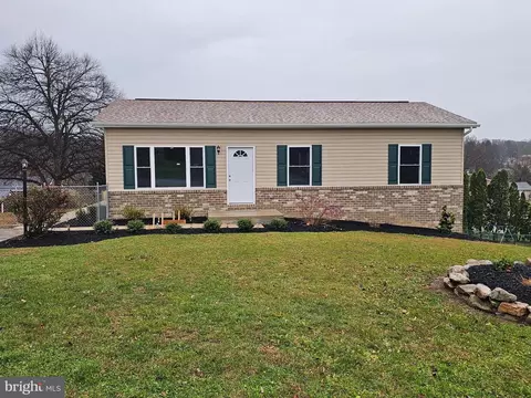 1920 Maylinn Dr, Chambersburg, PA 17202