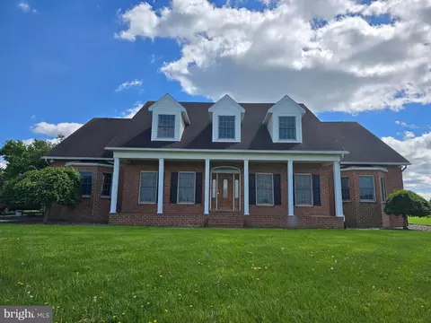 1709 Ragged Edge Rd, Chambersburg, PA 17202