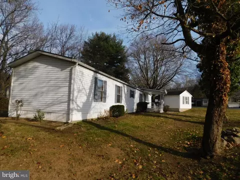 13535 Waterloo Rd, Waynesboro, PA 17268