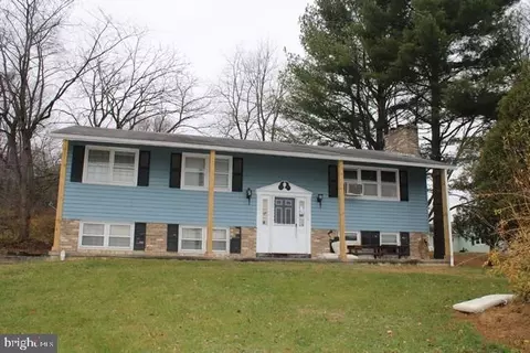 6525 Charlestown Rd, Mercersburg, PA 17236