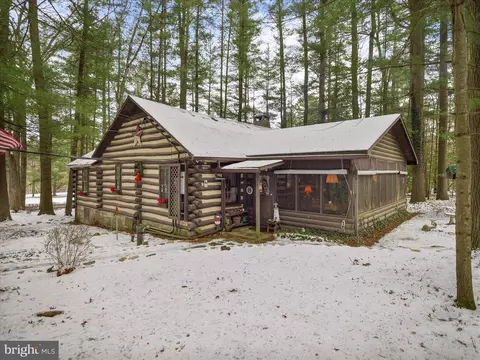 10086 Golf Course Rd, Fayetteville, PA 17222