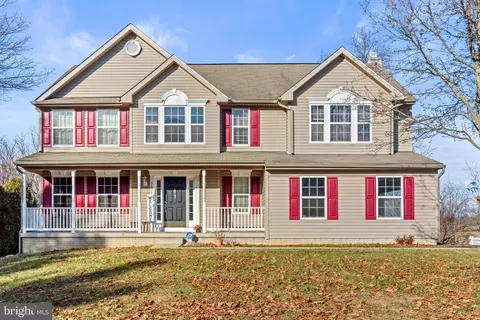 791 Crestwood Dr, Chambersburg, PA 17202