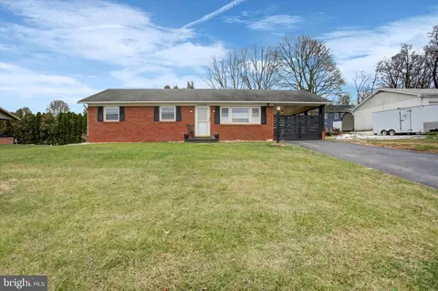 10894 Grindstone Hill Rd, Greencastle, PA 17225