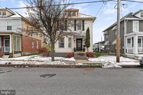 542 E Liberty St, Chambersburg, PA 17201
