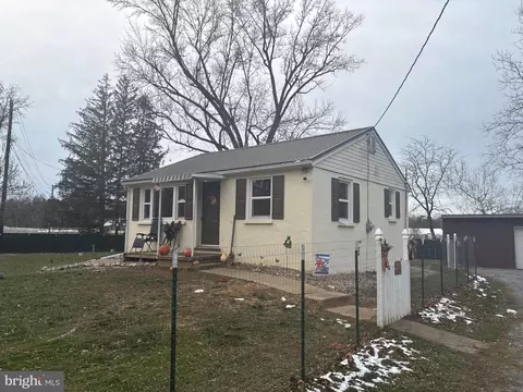 1934 Edgewood Rd, Chambersburg, PA 17202