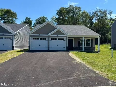 212 Grace Ann Ct, Fayetteville, PA 17222