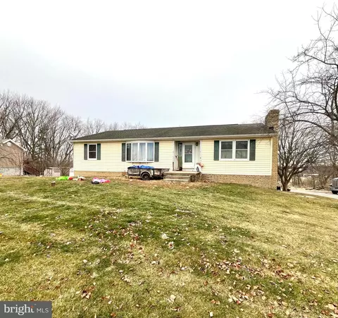 2767 Buchanan Trail West W, Greencastle, PA 17225