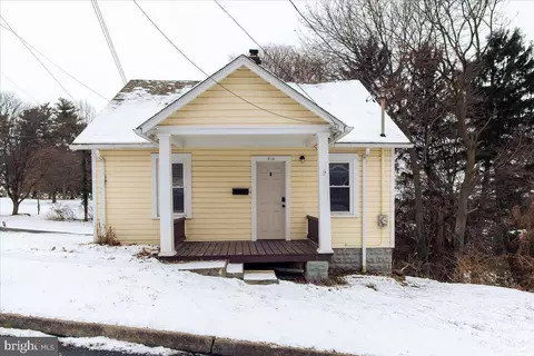 214 Mount Airy Ave, Waynesboro, PA 17268