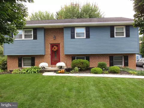 132 Jameslee Dr, Chambersburg, PA 17202