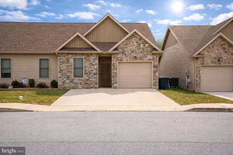 813 S Church St, Waynesboro, PA 17268