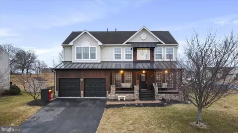 3831 Rolling Hills Dr, Greencastle, PA 17225